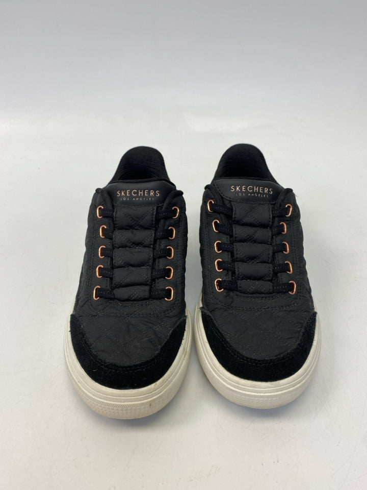 Skechers  Size 6 Black Sneakers