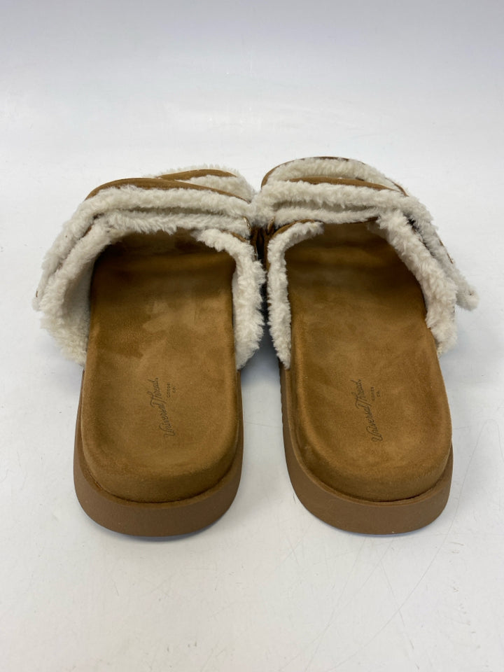 Universal Thread US Shoe Size 10 Camel Slippers