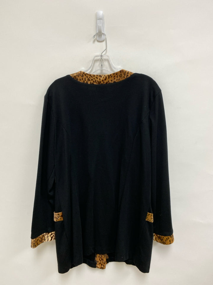 NWT Size L Black Brown Trimmed Button Up Ladies Top