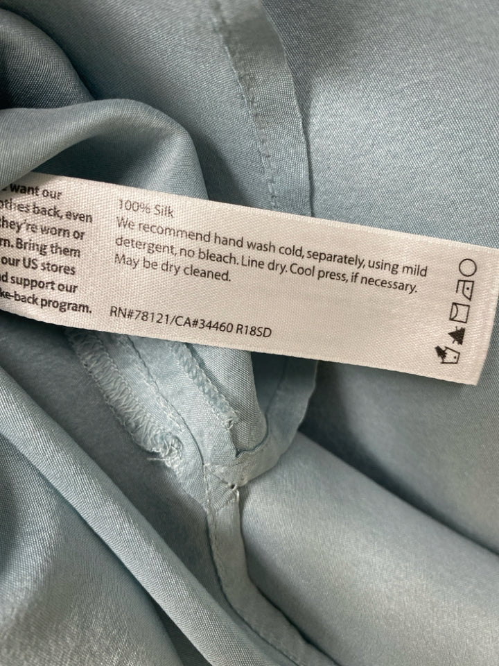 Eileen Fisher Size M Pale Blue Button Up Silk Ladies Top