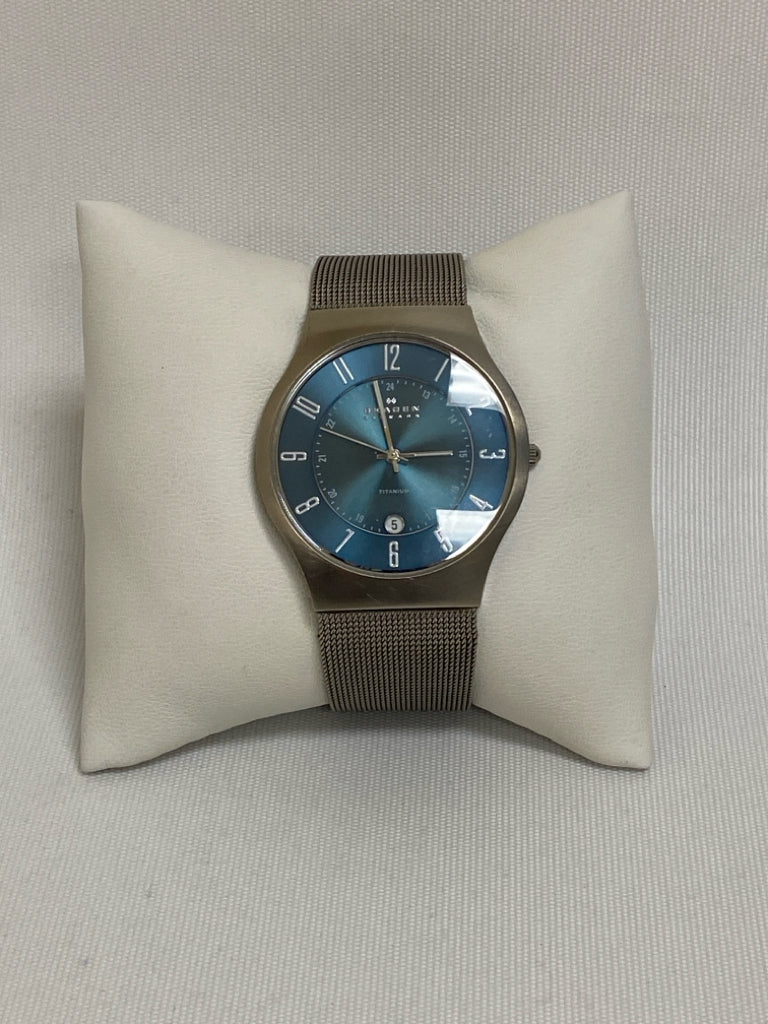 Silver Color Blue Men&