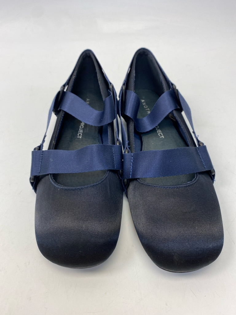Size 39 Black Blue Flats