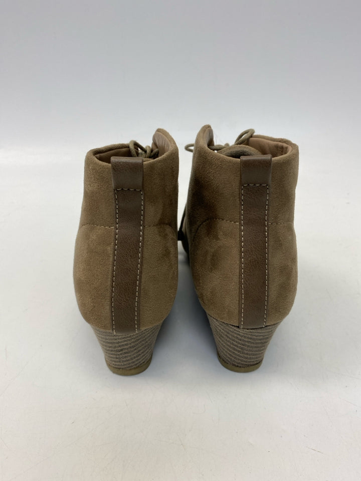 US Shoe Size 8.5 Brown Lace-up Boots