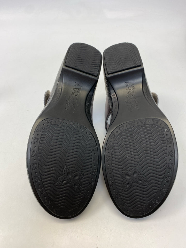NWOT Alegria  Size 38 Pewter Metallic Sandals