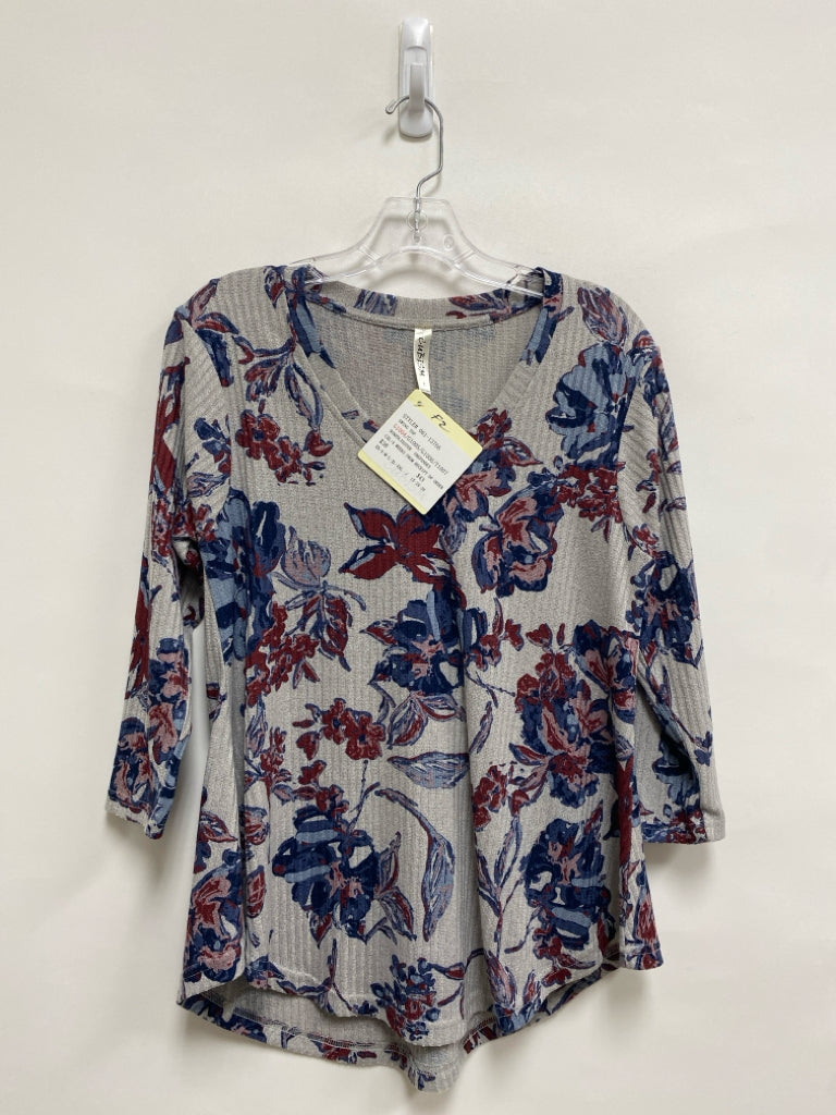 NWT CUBISM Size S Gray Navy/Red Flowers Ladies Top