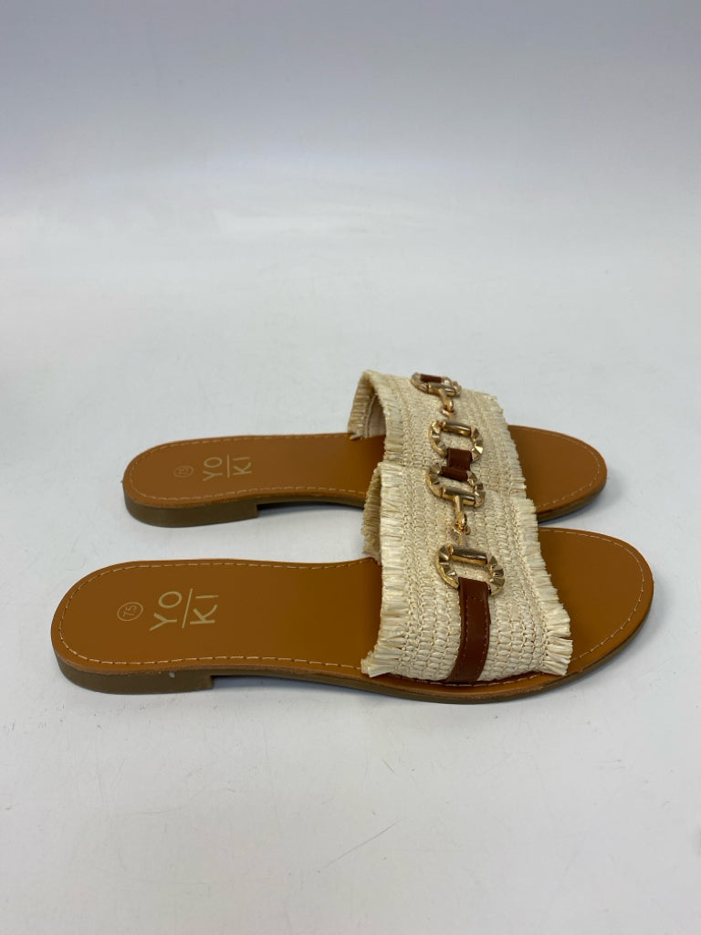 Size 7.5 Natural Sandals