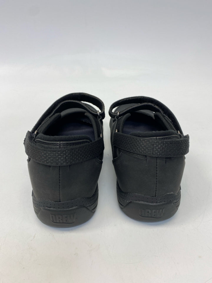 NWOT  Size 6.5 Black Flats