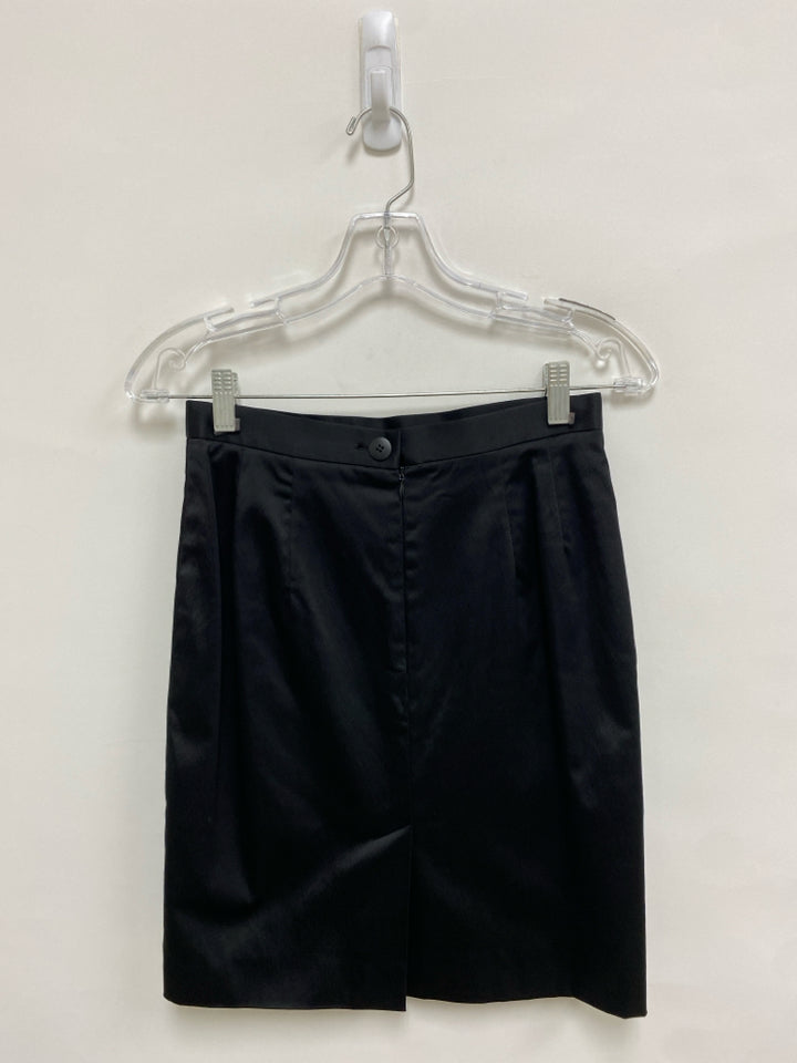 GEMMA KAHNG Size 8 Black Jeweled Button Up Ladies 2pc Skirt
