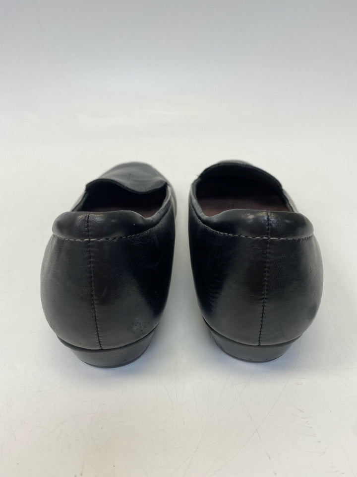 Clarks  Size 9.5 Black Flats