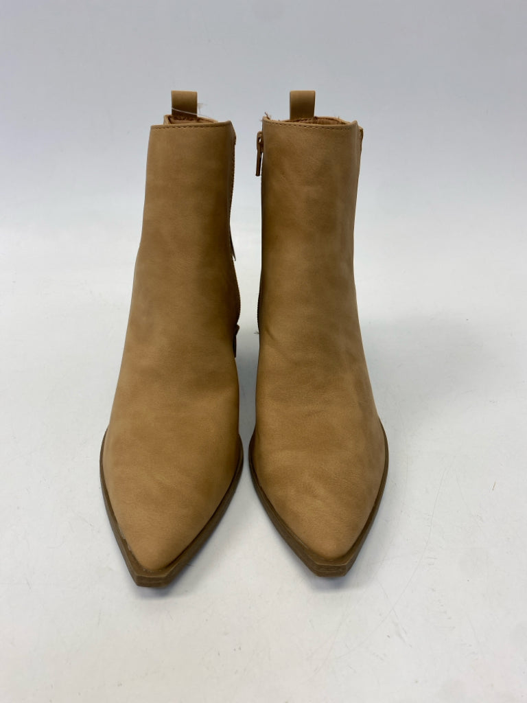 NWT Universal Thread US Shoe Size 10 Brown Boots