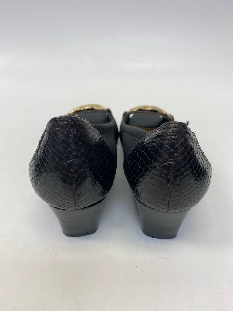 Arturochiang US Shoe Size 6 Black Gold Chain(s) Heels
