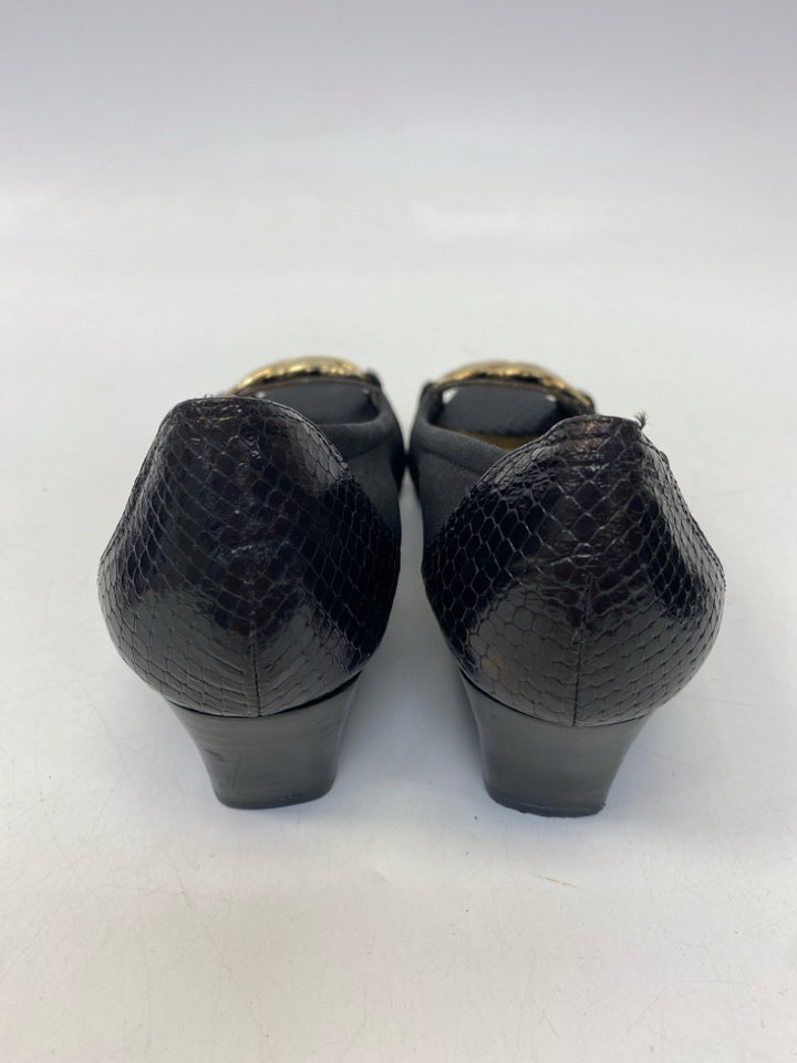 Arturochiang US Shoe Size 6 Black Gold Chain(s) Heels