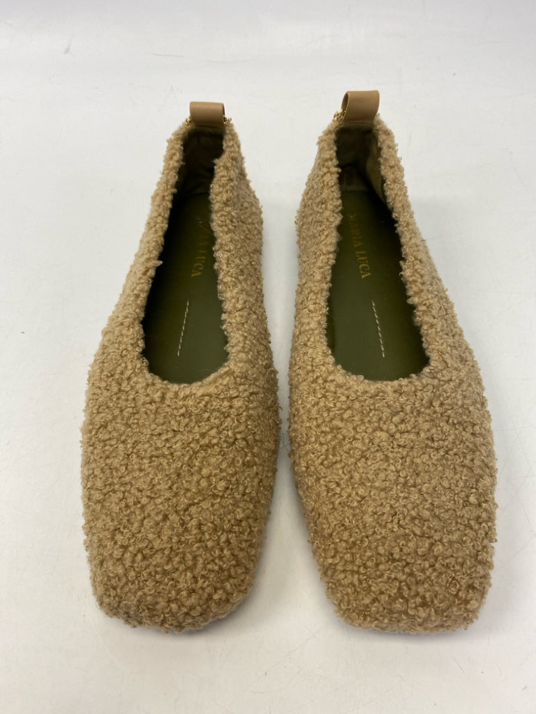 EU Shoe Size 40 Cream Flats