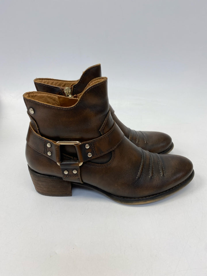 Pikolinos  Size 38 Dark Brown Boots