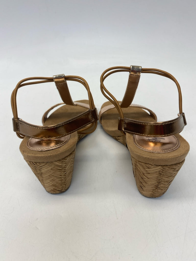 Style &amp; Co.  Size 5.5 Rose Gold Gold Basket Weave Sandals
