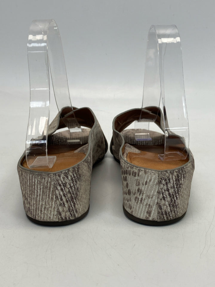 Gentle Souls  Size 7.5 Brown Silver Animal Print Metallic Sandals