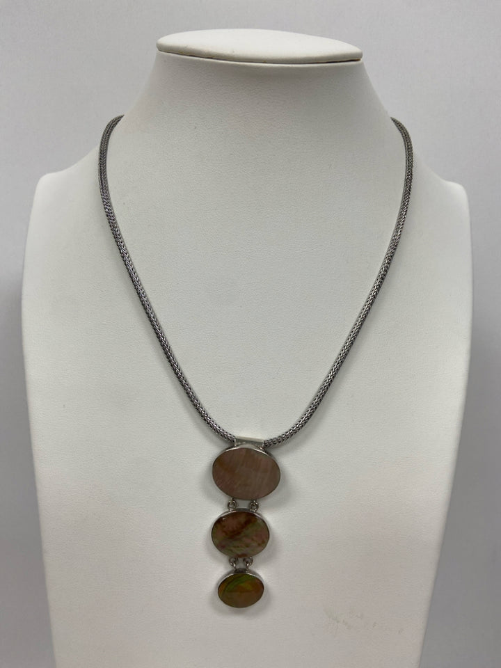 Silver Iridescent Oval(s) Necklace