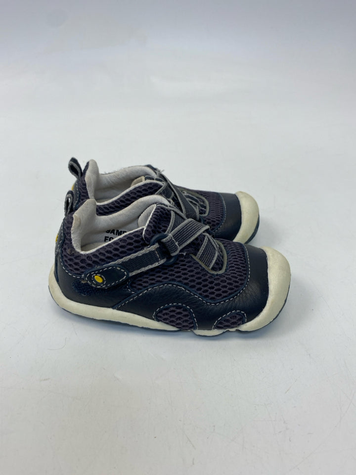 Stride Rite SIZE 3M Navy Boy&