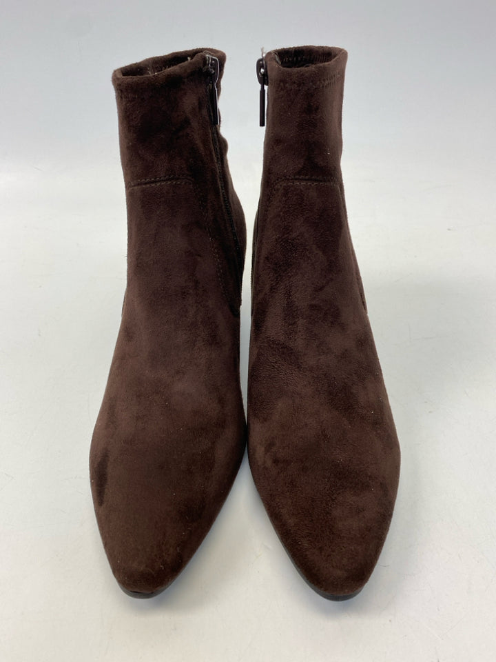 NWOT US Size 8 Brown Side Zipper Suede Boots