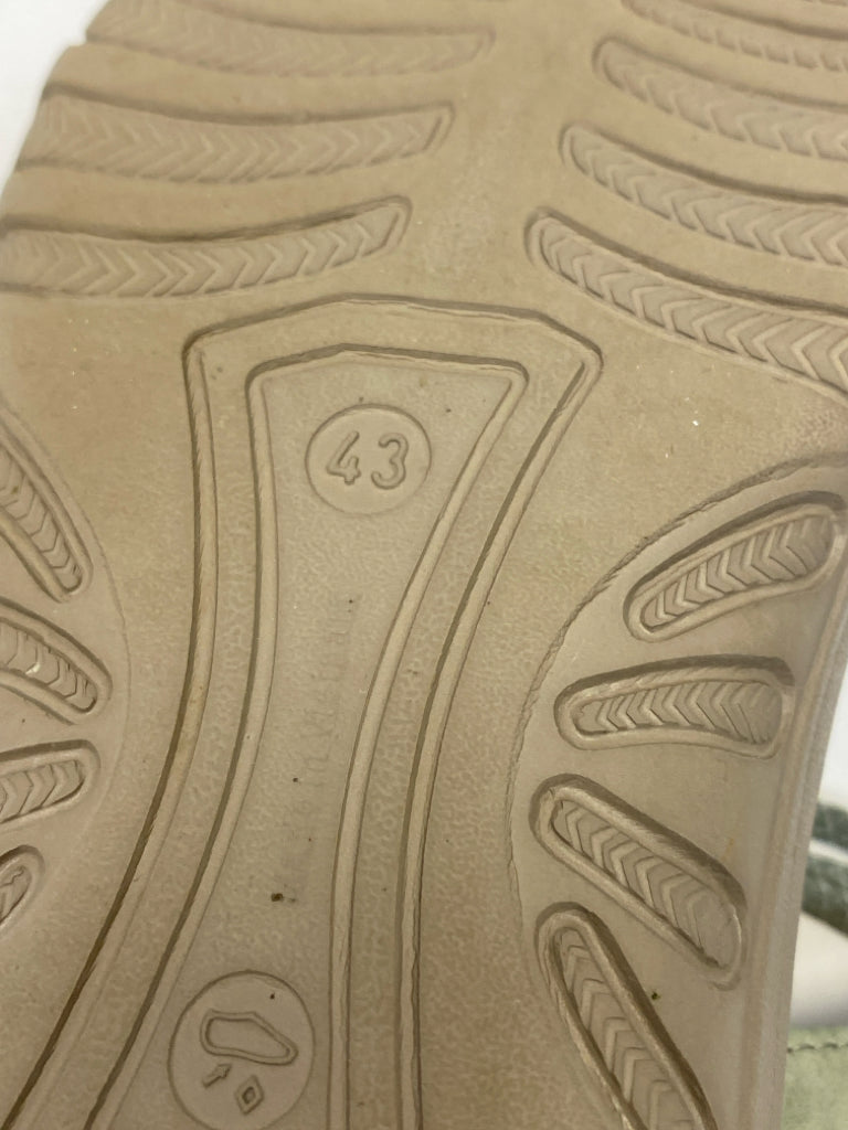 Rieker  Size 43 Green Sandals