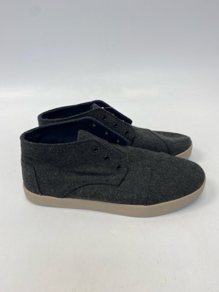NWT Toms Size 7 Gray Herringbone Men&