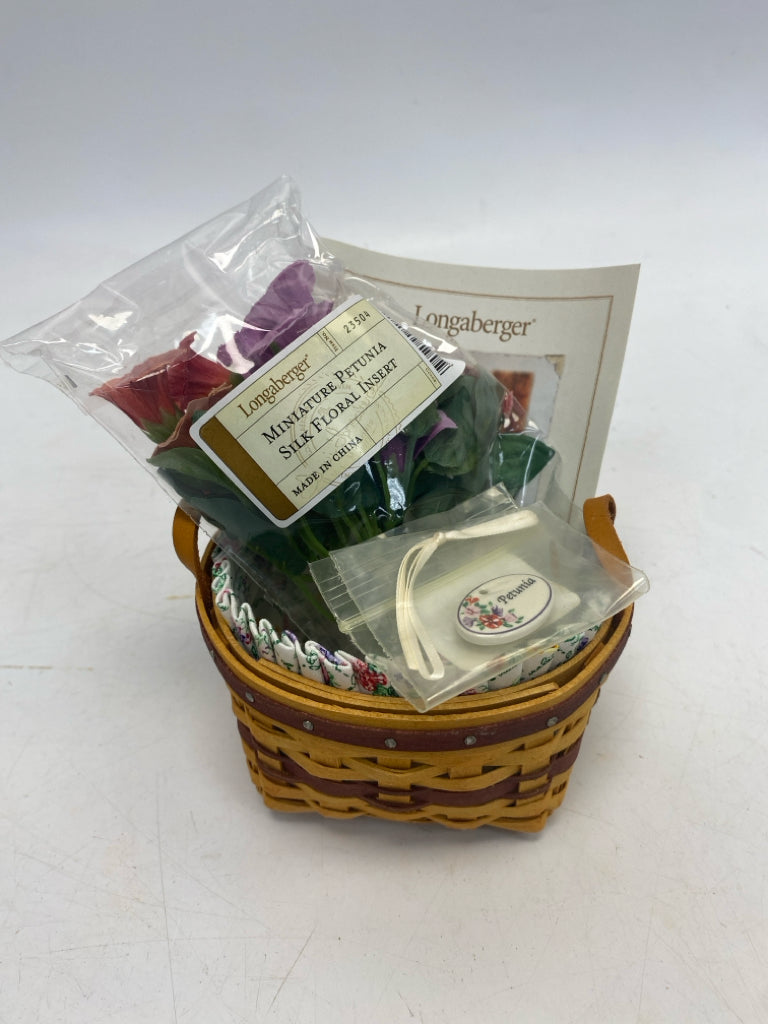 NWOT Longaberger 2008 Collector Club May Series Petunia Basket