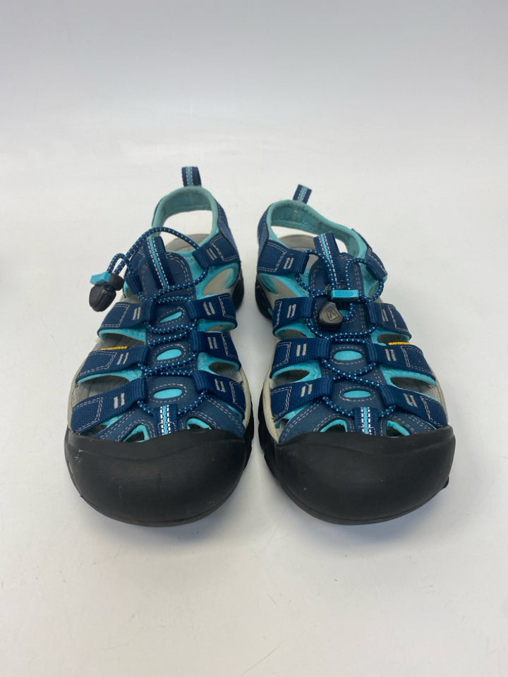 Keen  Size 10.5 Dark Blue Aqua Sandals