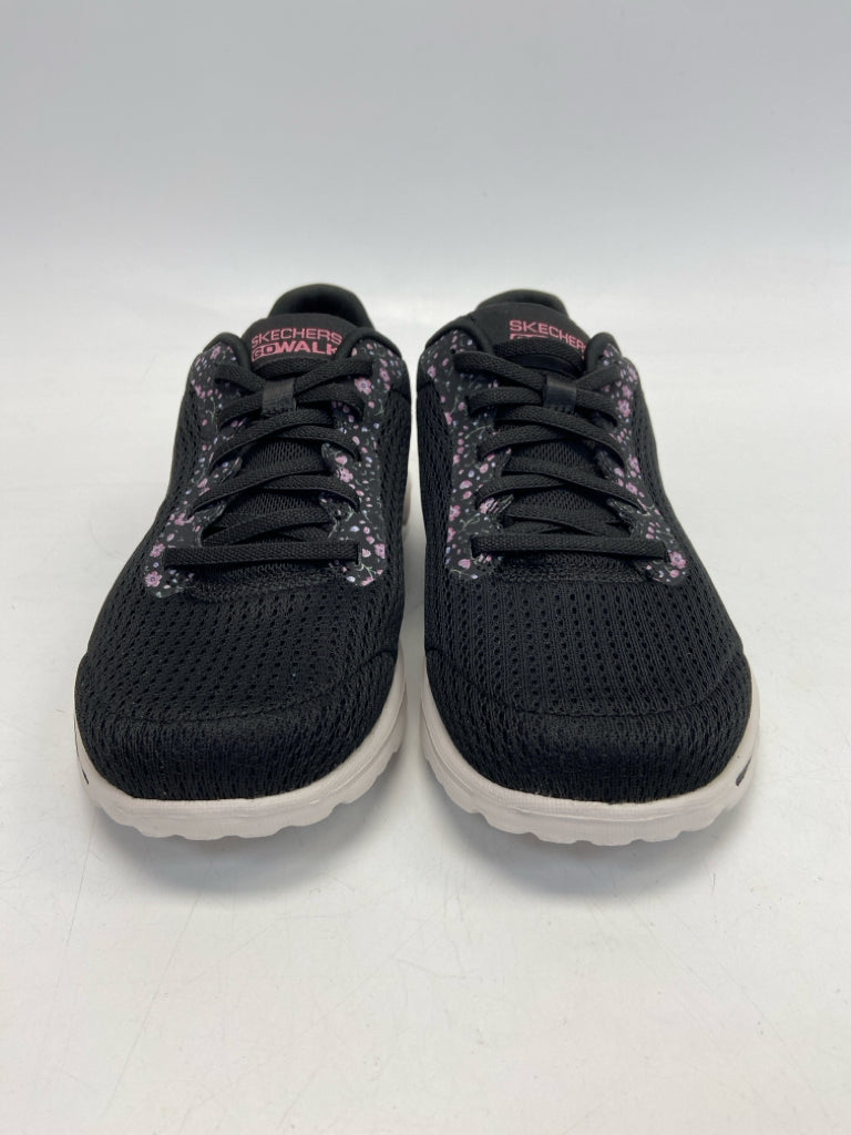 Skechers  Size 7 Black Sneakers