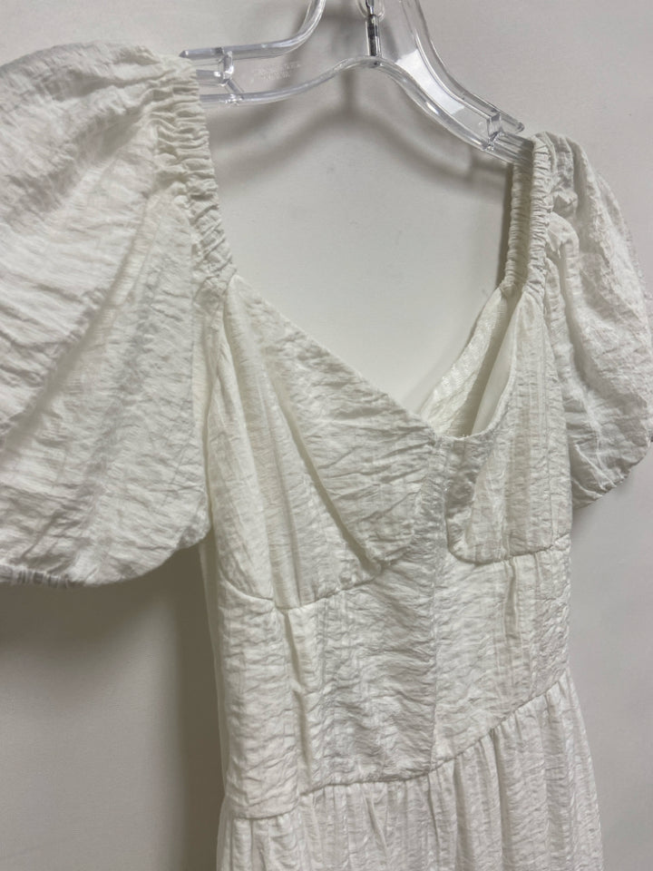 Jessica Simpson Size XS White Texture Tiered Ladies Dress