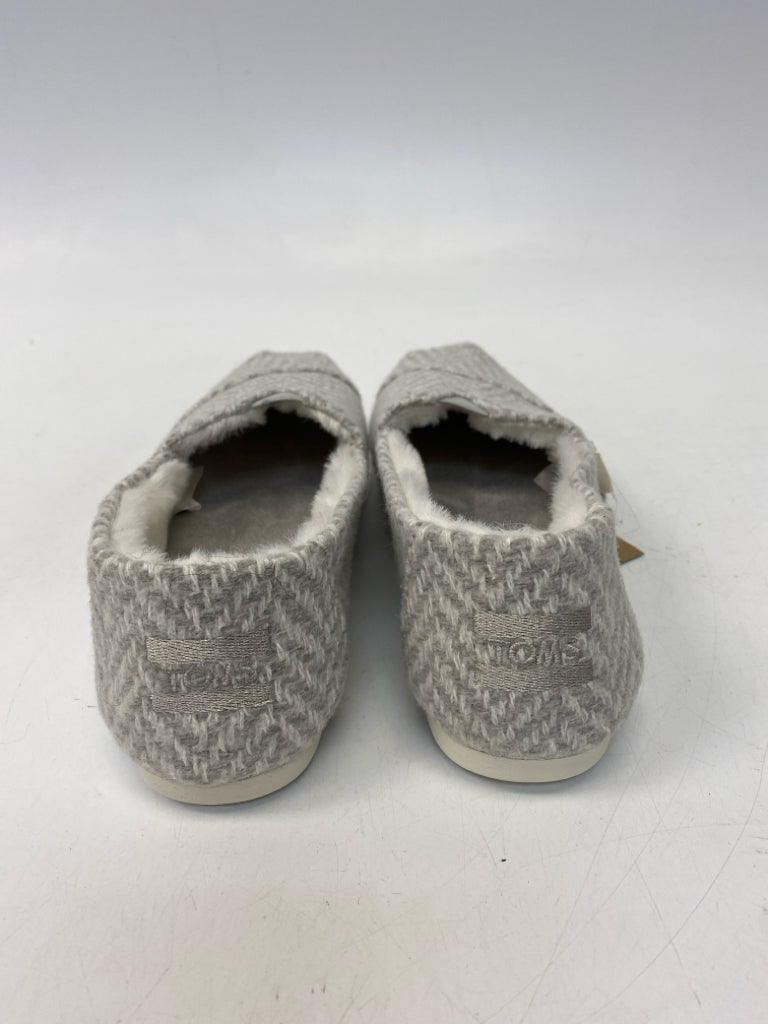 NWT Toms US Shoe Size 6.5 Gray White Herringbone Flats