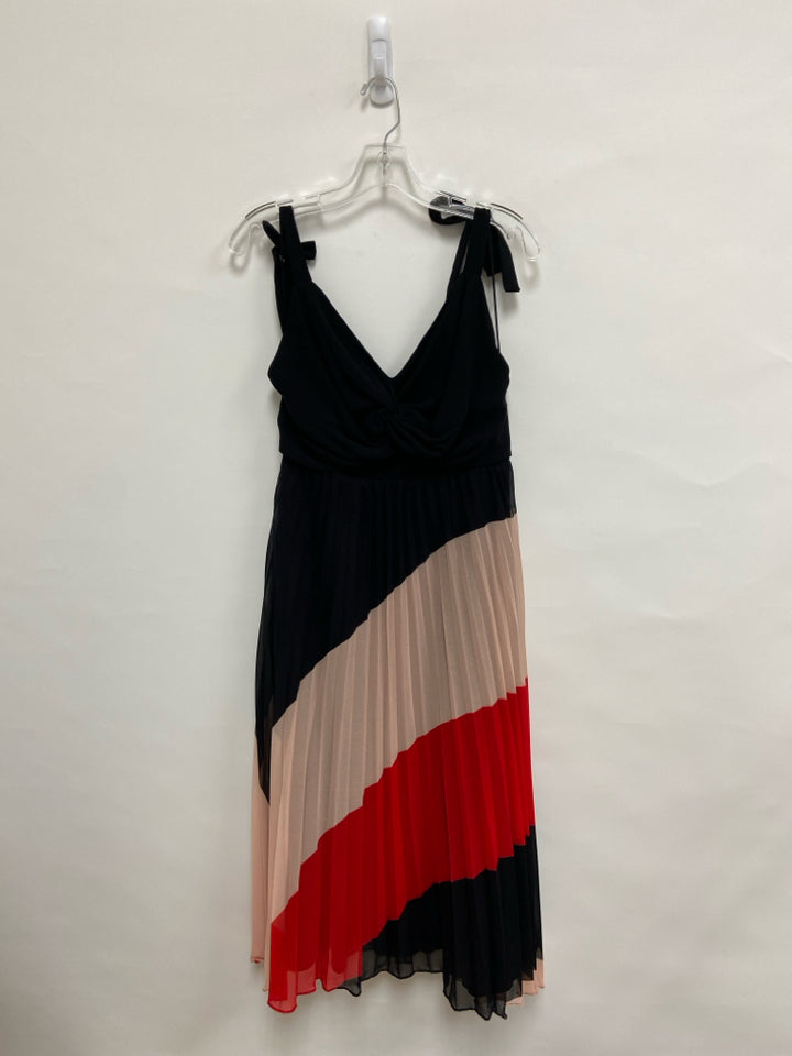 Size M Black/Pink Red Pleated Sleeveless Ladies Dress