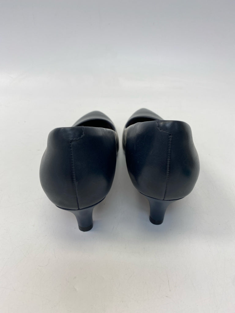 Clarks  Size 8.5 Dark Navy Heels