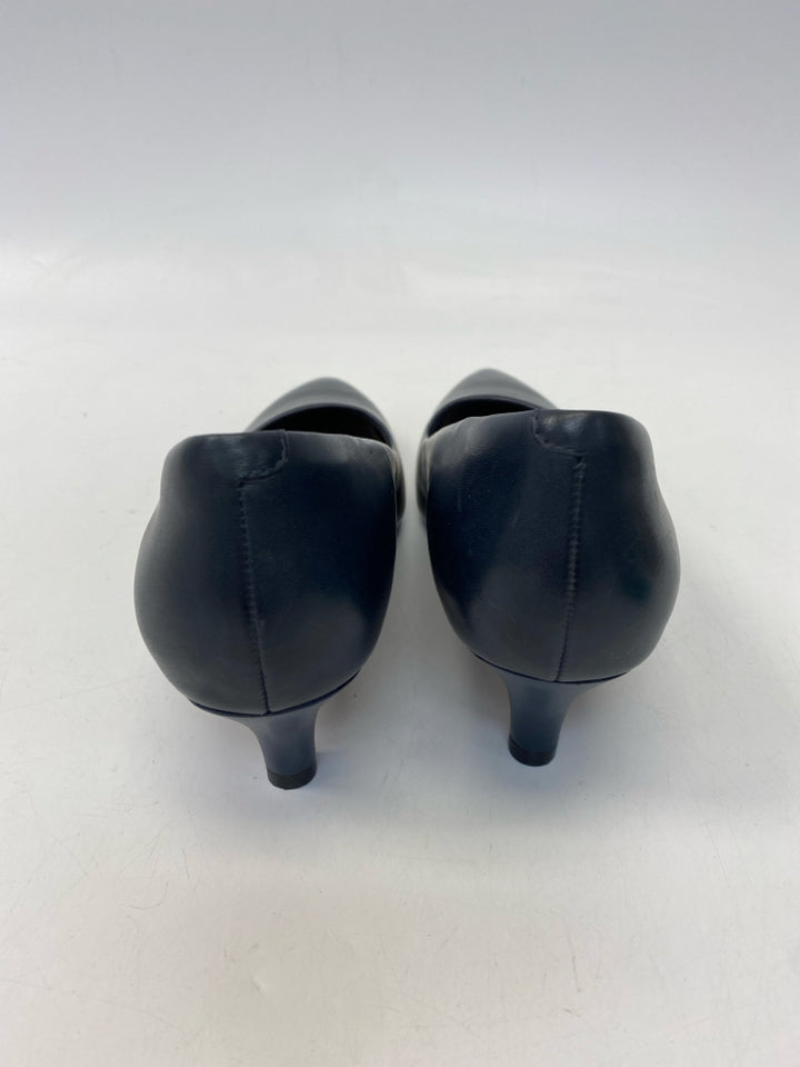 Clarks  Size 8.5 Dark Navy Heels