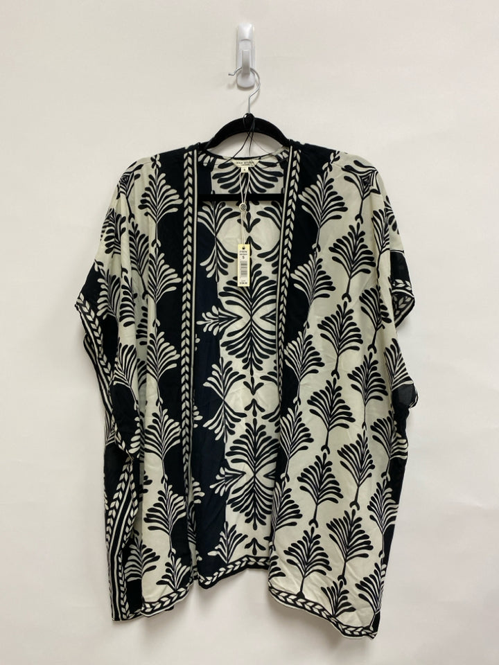 NWT Max Studio Size S White/Black Floral Batwing Ladies Kimono