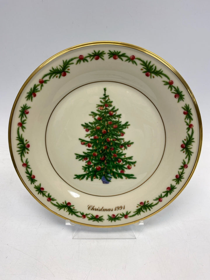 Lenox Cream Green/Multi Christmas Decorative Plate