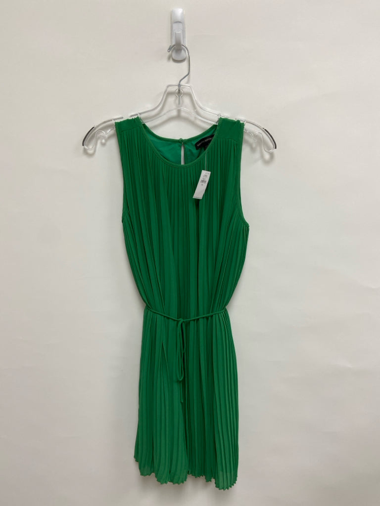 NWT Banana Republic Size XS Green Pleated Sleeveless Ladies Dress