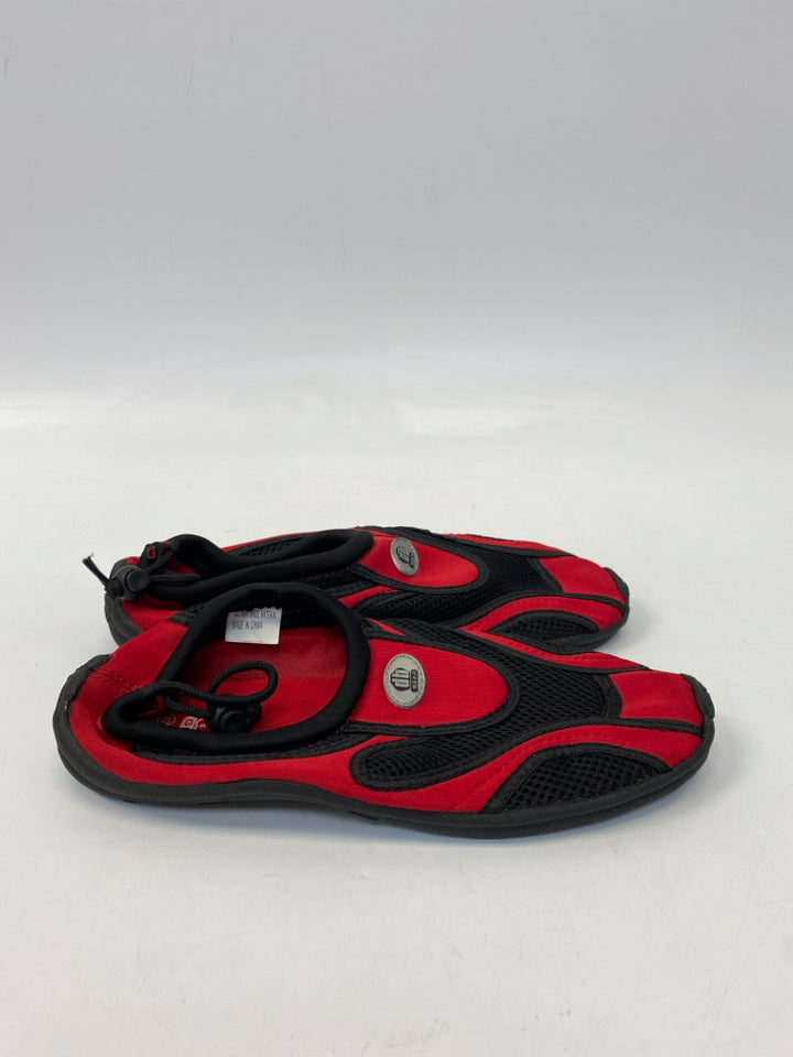 Size 9 Black Red Neoprene Men&