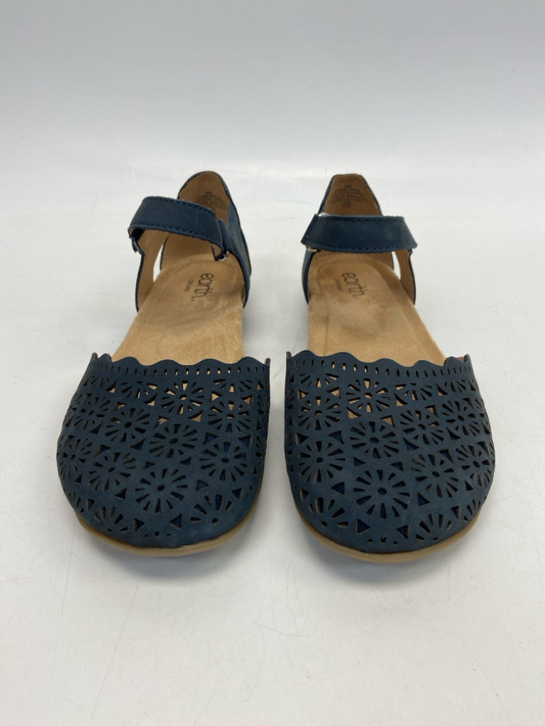 Earth Origins  Size 9 Navy Perforated Sandals