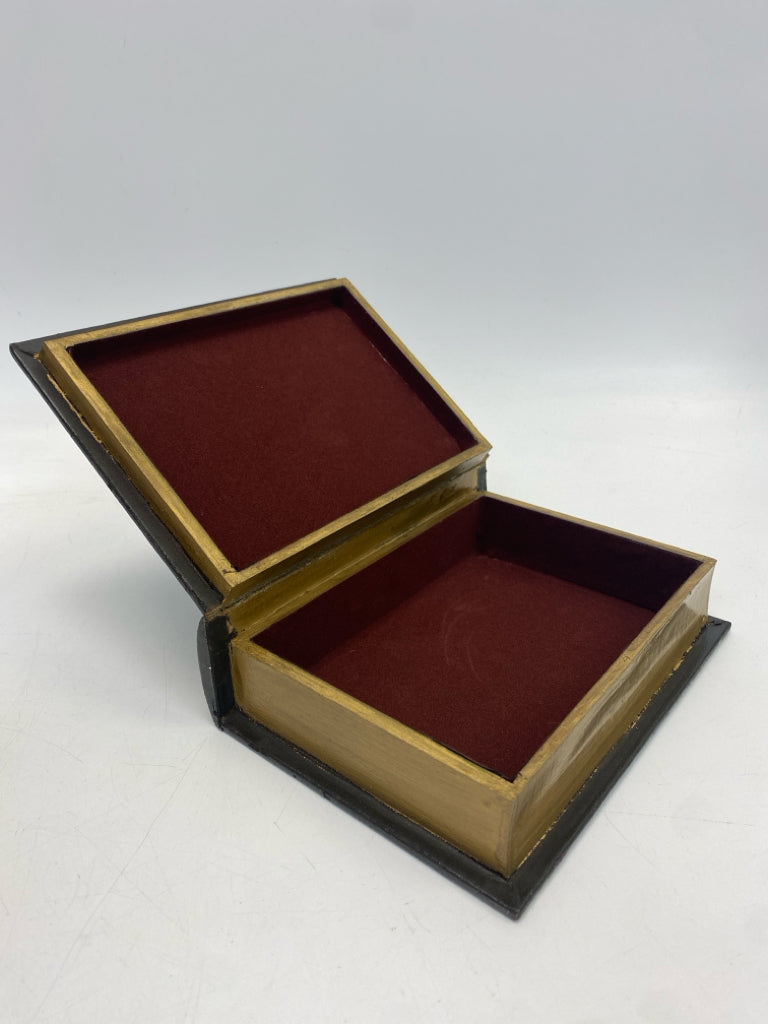 Three Hands Black Gold Words Box