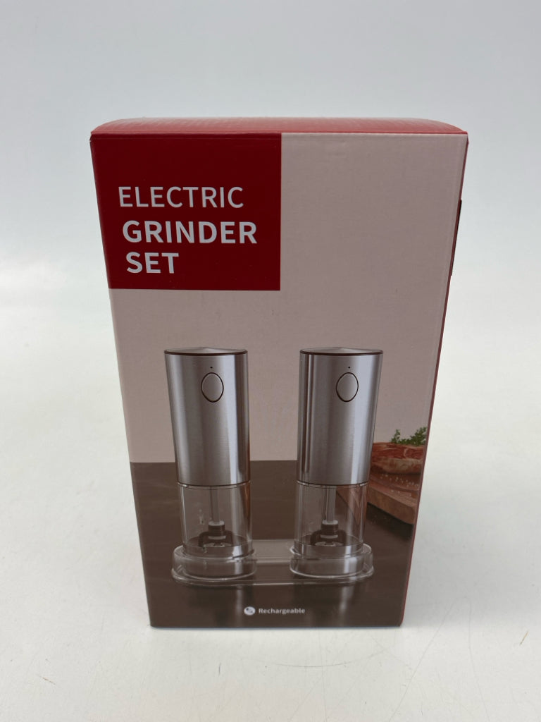 NEW/BOX Silver Clear Salt/Pepper