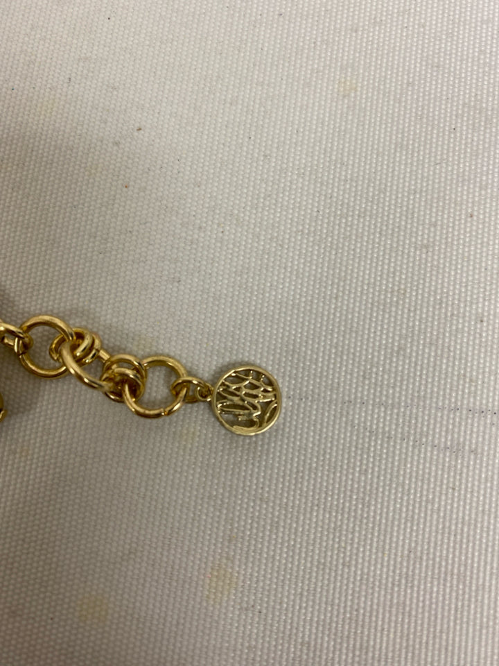 LILLY PULITZER Gold Color Pearl Color Beaded Bracelet