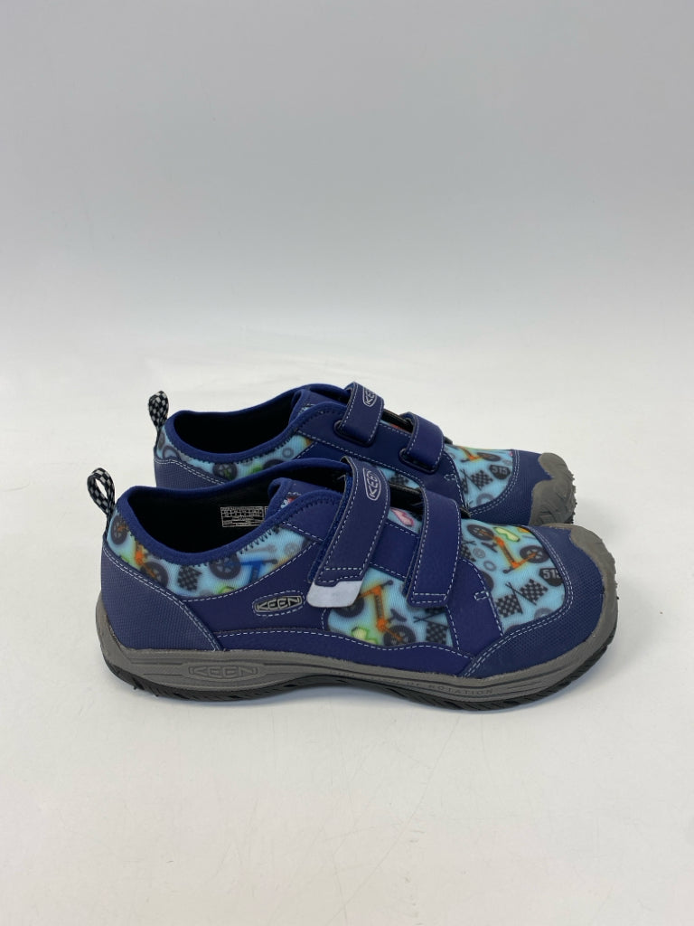 NWOT Keen SIZE 7 Blue Black Bicycles Boy&