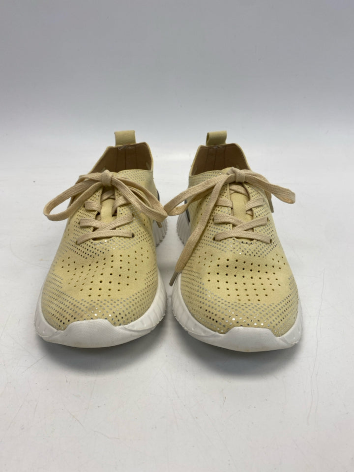 Ilse Jacobsen Hornbaek EU Shoe Size 39 US Shoe Size 8.5 Yellow Sneakers