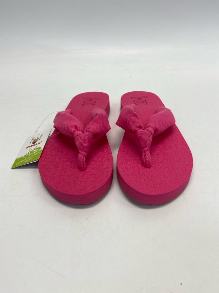 NWT  Size 7.5 Hot Pink Sandals