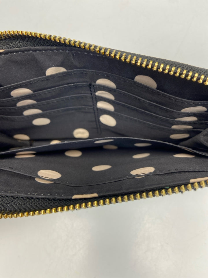 Anne Klein Black Gold Zipper Wristlet
