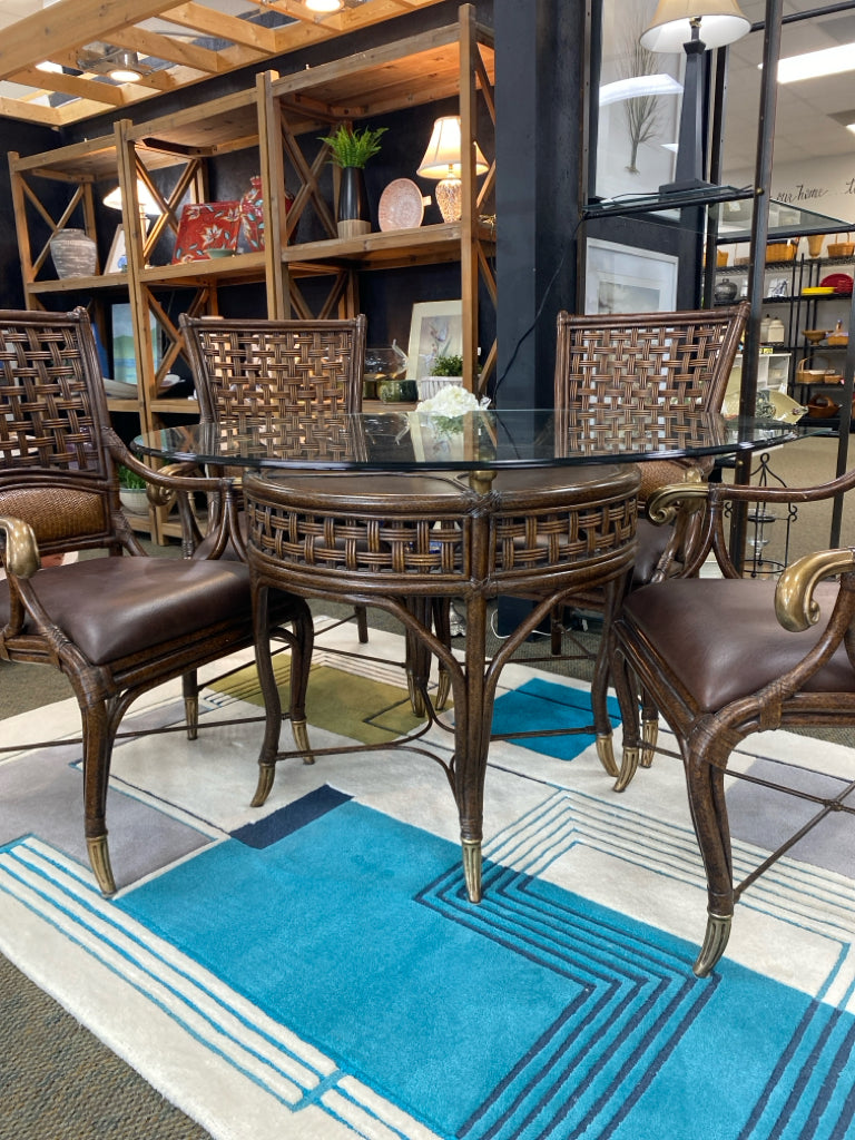 Brown/Clear Table