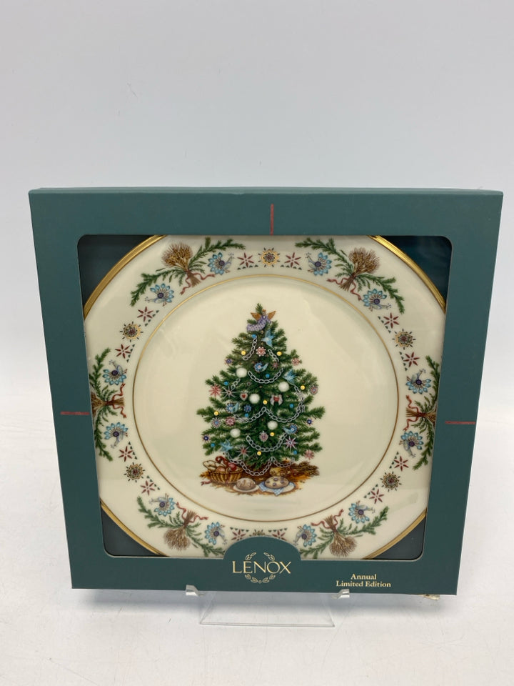 Lenox Cream Green/Multi Christmas Decorative Plate