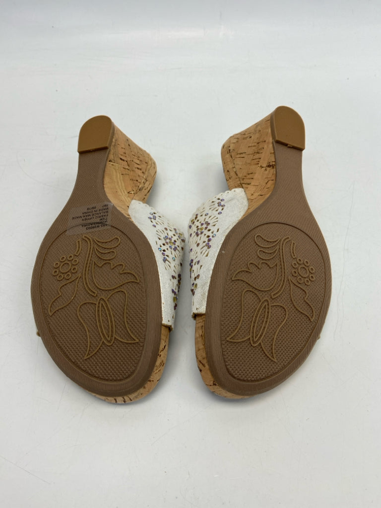 NWOT White Mountain  Size 7.5 Cream Rhinestone(s) Sandals