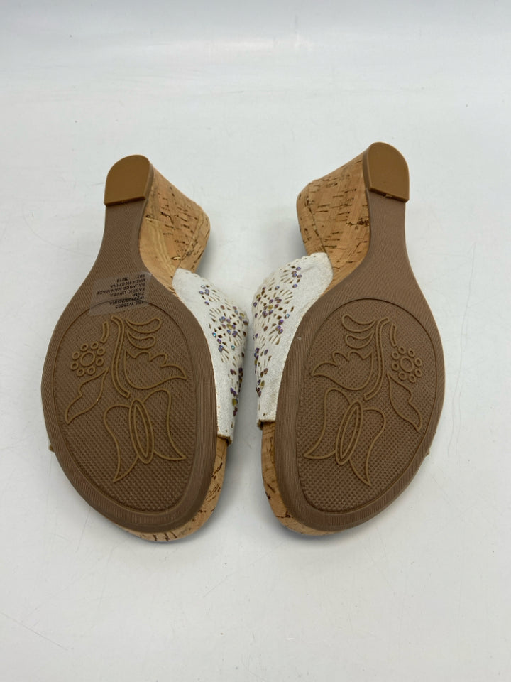 NWOT White Mountain  Size 7.5 Cream Rhinestone(s) Sandals