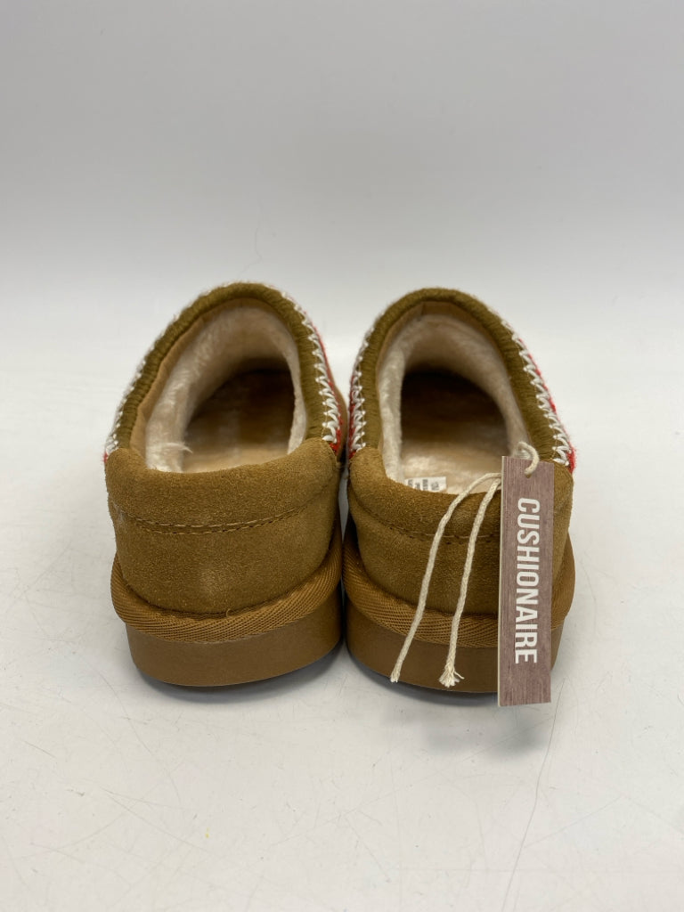 NWT Cushionaire US Shoe Size 10 Camel Slippers